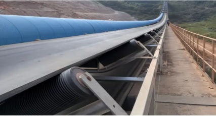 أهمية أحزمة التعدين في صناعة الاستخراج: تعزيز الكفاءة والسلامة